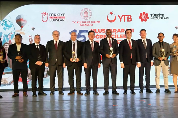 3. TÜRKİYE MEZUN ÖDÜLLERİ SAHİPLERİNİ BULDU